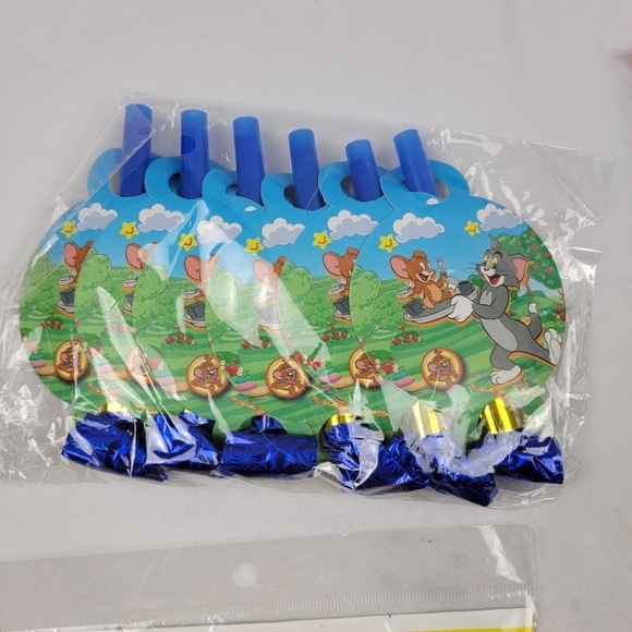 NWT Tom and Jerry birthday party decorations - Picture 3 of 6